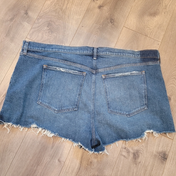 Abercrombie and Fitch Blue Denim High Rise Mom Shorts 36/22 Distressed Grunge - Picture 2 of 8